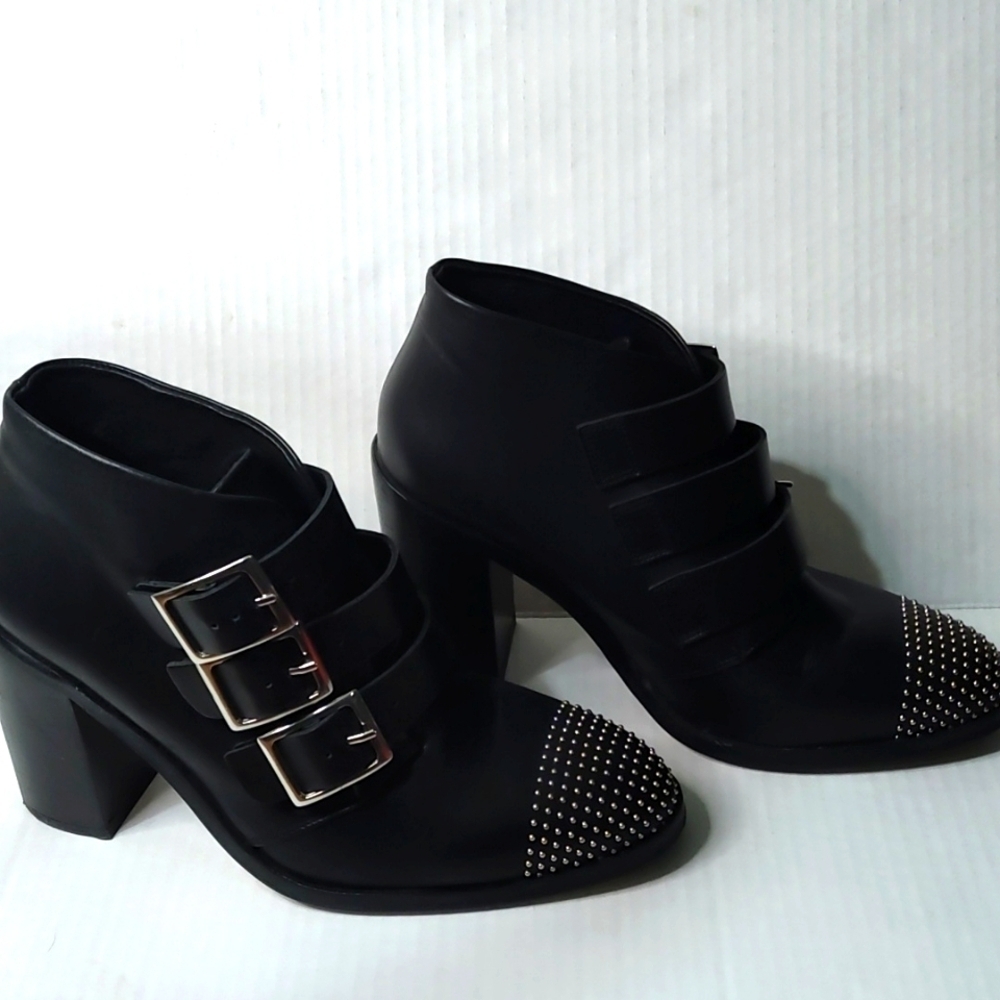 L'Intervalle Black Leather Strap Studded Heeled Boots sz 40